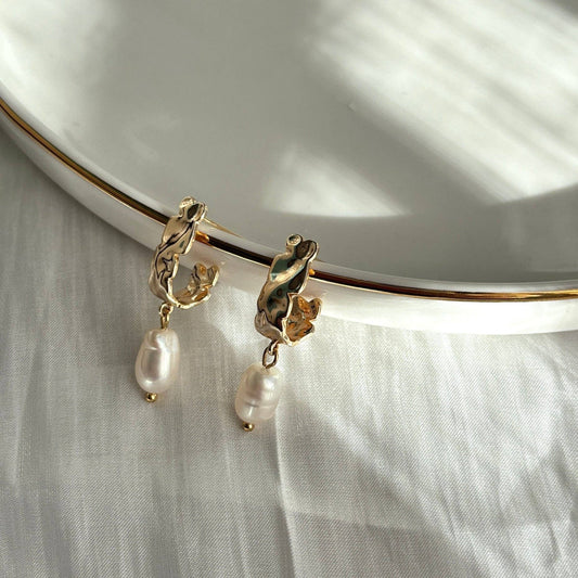 Golden Arc – Boucles Perle de Rivière Plaqué Or
